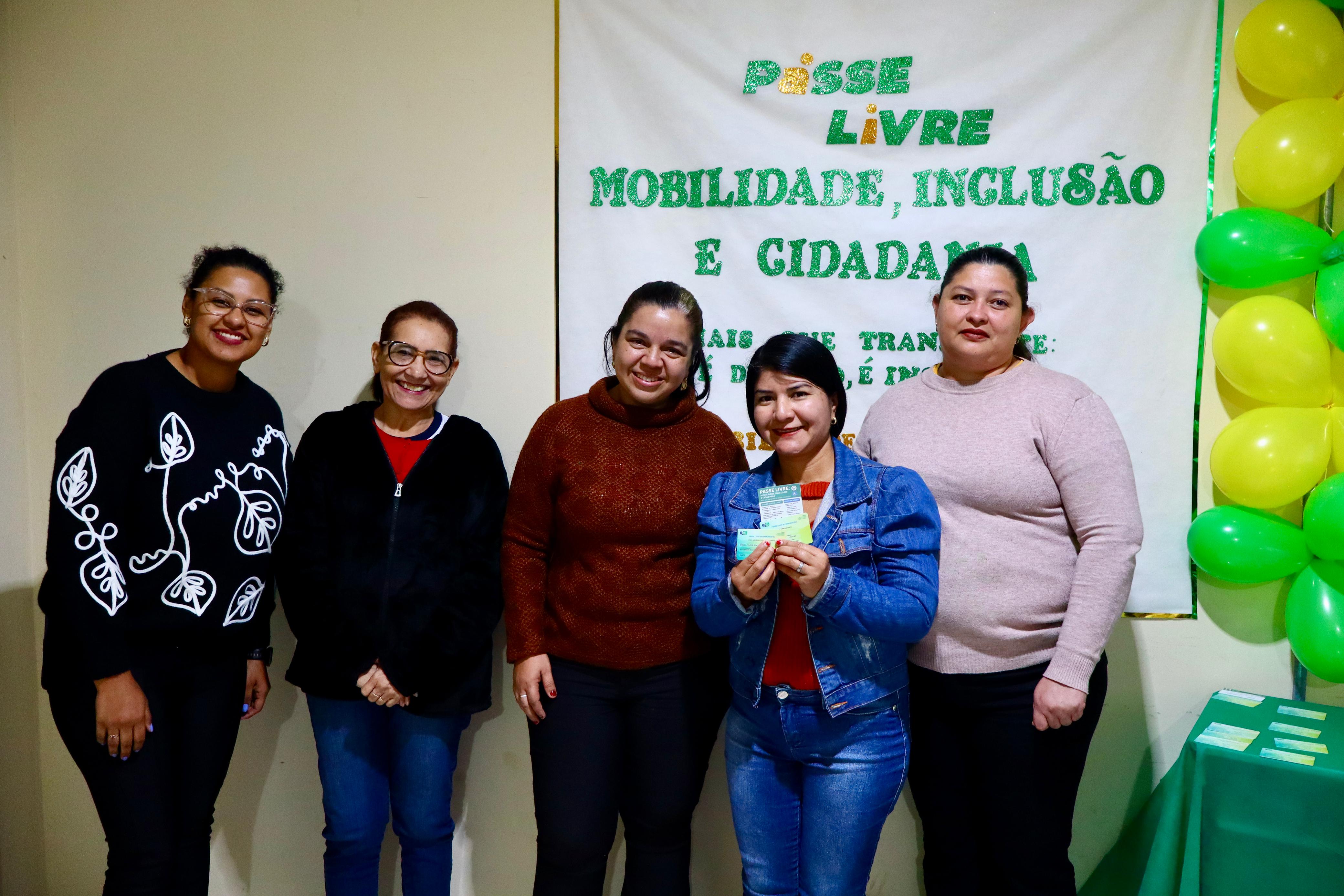 ENTREGA DE CARTEIRINHAS DO PASSE LIVRE
