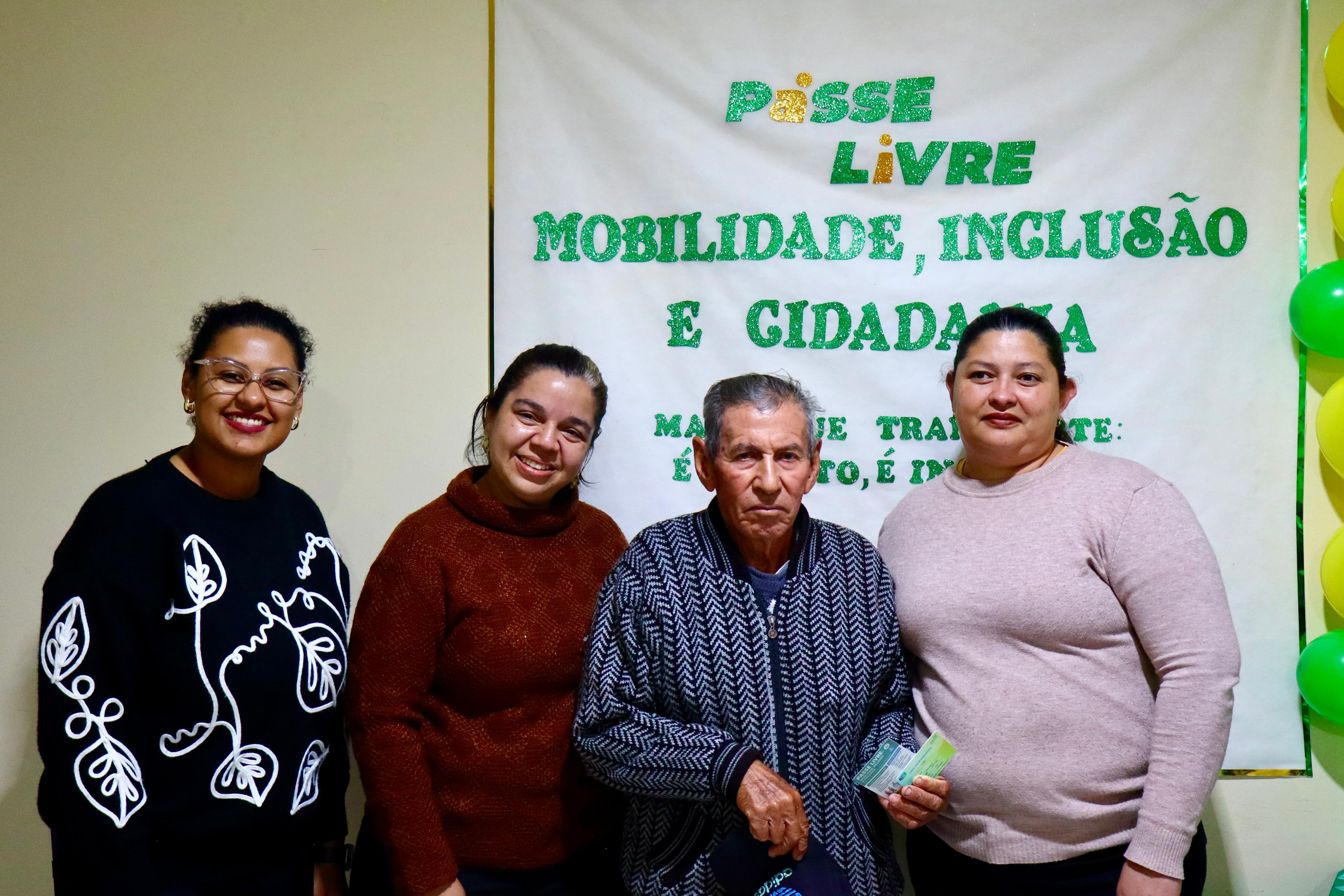 ENTREGA DE CARTEIRINHAS DO PASSE LIVRE