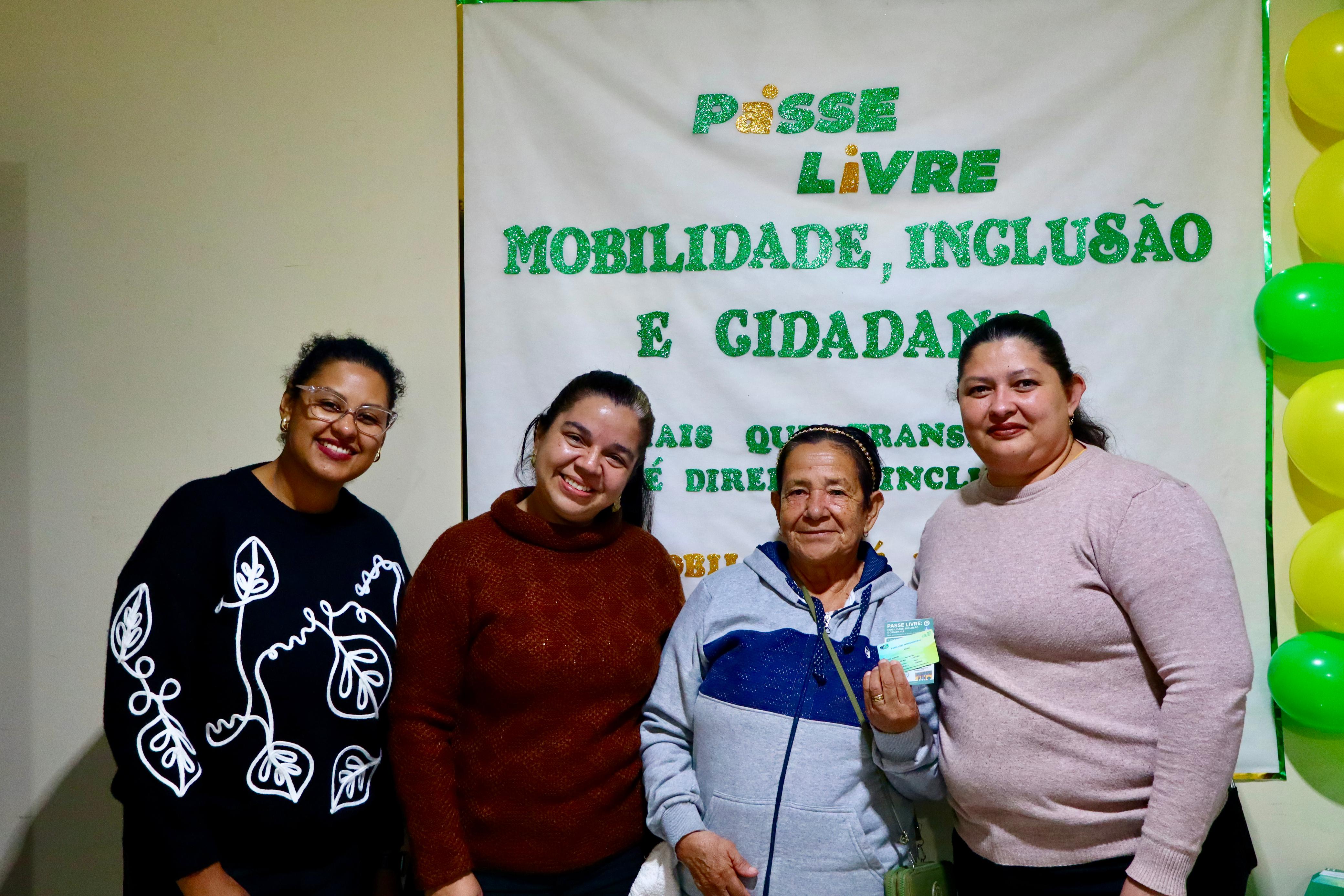 ENTREGA DE CARTEIRINHAS DO PASSE LIVRE