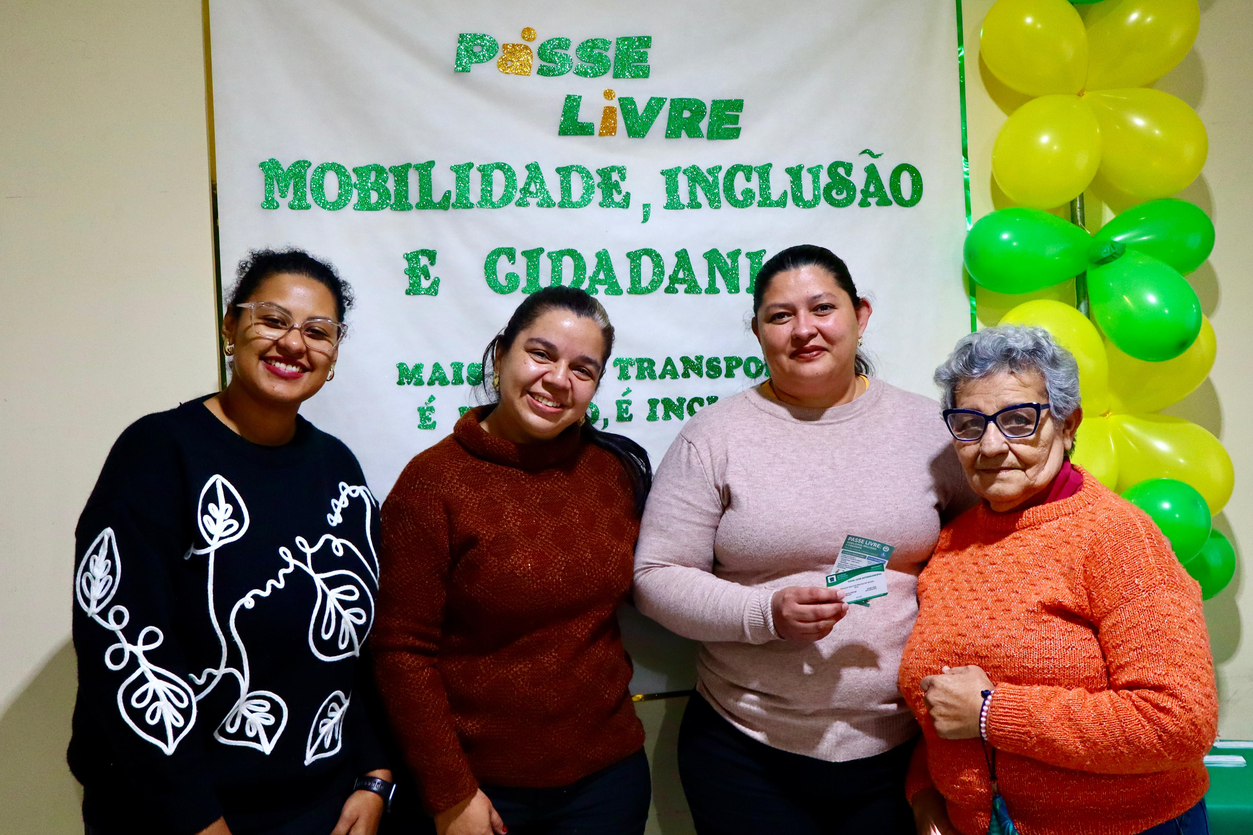 ENTREGA DE CARTEIRINHAS DO PASSE LIVRE