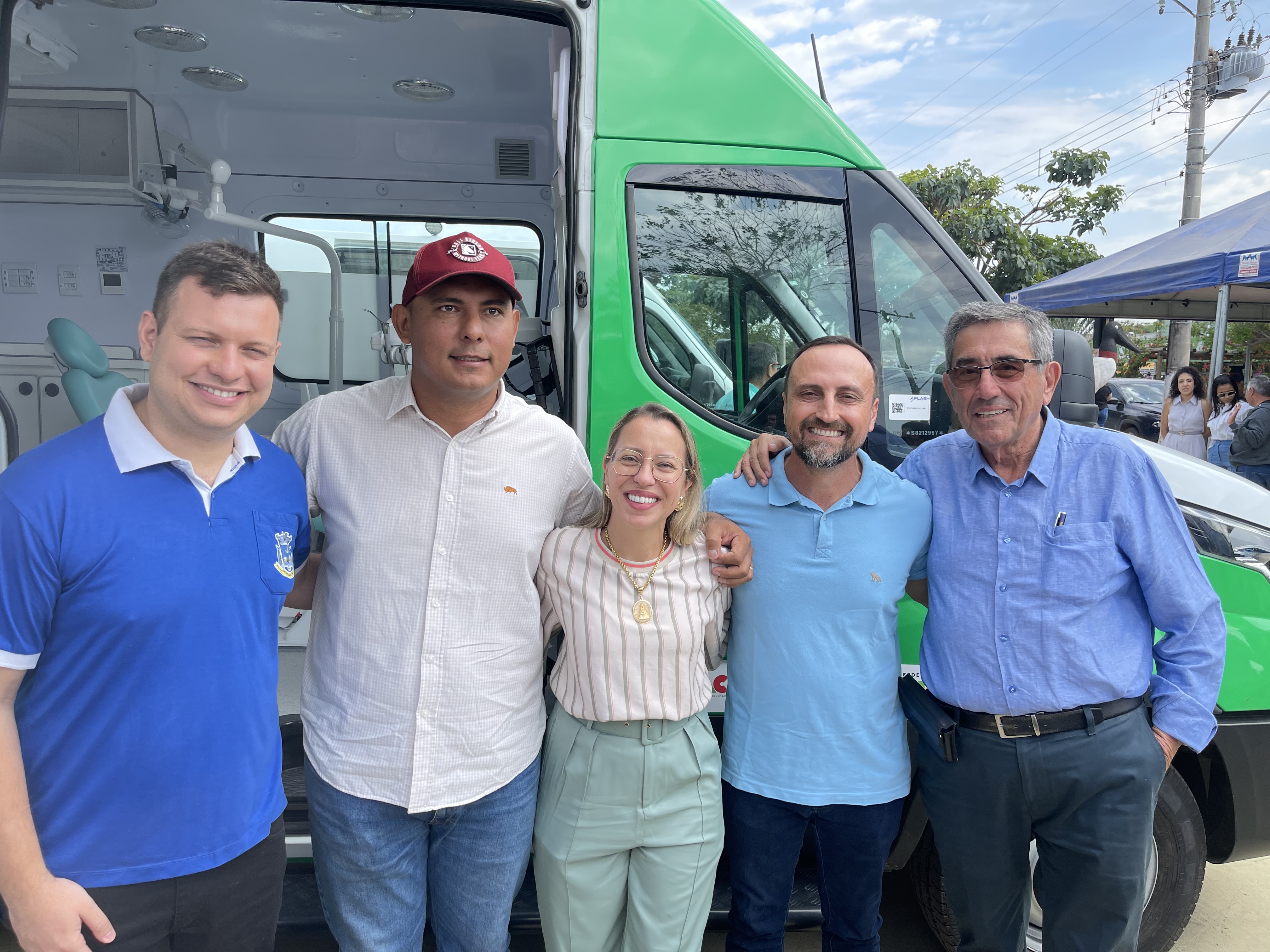 Sob a gestão de Nelson Cintra e Andreara Castro, Porto Murtinho recebe duas ambulâncias e uma Unidade Odontológica Móvel com apoio do deputado federal Geraldo Resende Sob a gestão de Nelson Cintra e Andreara Castro, Porto Murtinho recebe duas ambulâncias e uma Unidade Odontológica Móvel com apoio do deputado federal Geraldo Resende