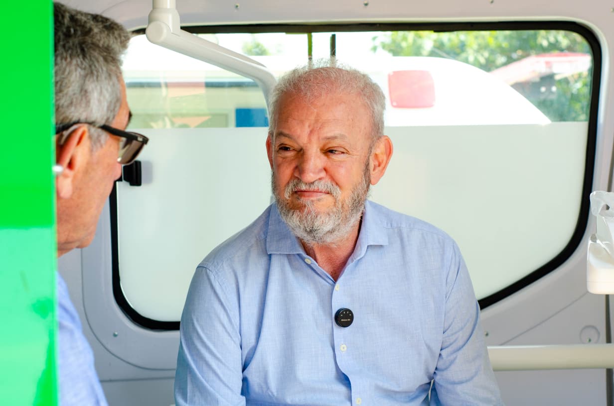 Sob a gestão de Nelson Cintra e Andreara Castro, Porto Murtinho recebe duas ambulâncias e uma Unidade Odontológica Móvel com apoio do deputado federal Geraldo Resende Sob a gestão de Nelson Cintra e Andreara Castro, Porto Murtinho recebe duas ambulâncias e uma Unidade Odontológica Móvel com apoio do deputado federal Geraldo Resende