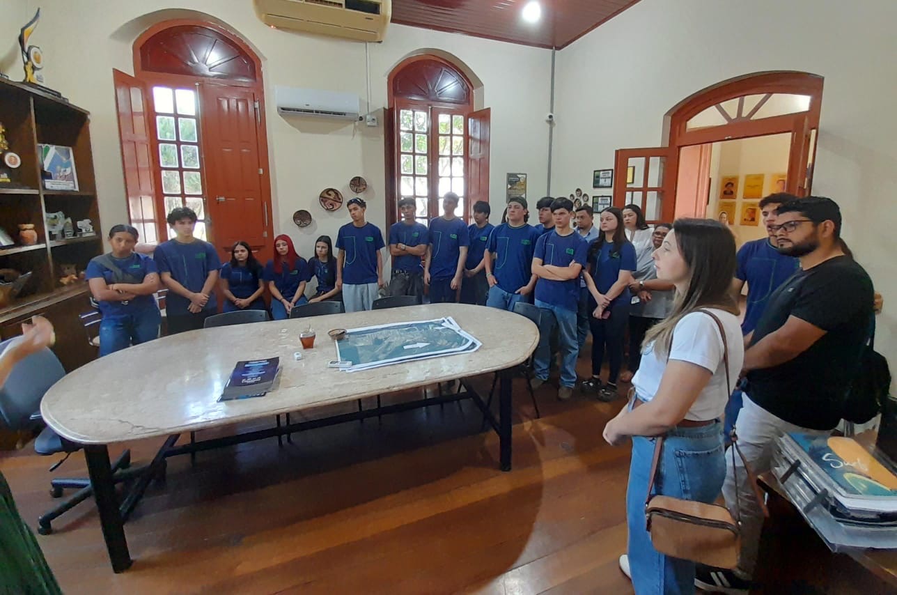 Prefeitura de Porto Murtinho recebe visita técnica de estudantes de Guia Lopes da Laguna