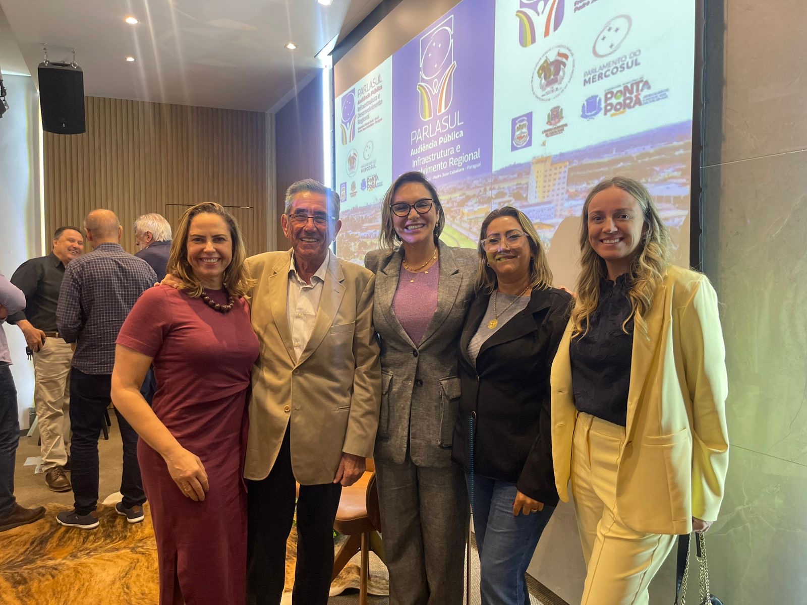 Prefeitos e parlamentares debatem integração de fronteira em Ponta Porã Prefeitos e parlamentares debatem integração de fronteira em Ponta Porã