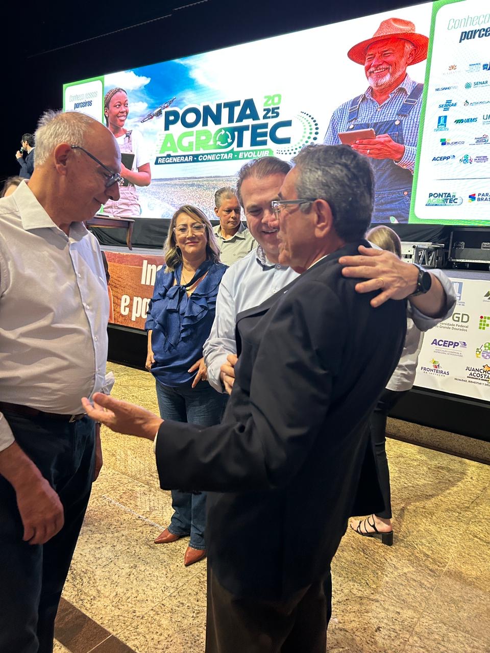 Prefeito Nelson Cintra participa do Ponta Agrotec 2025 em Ponta Porã e apresenta a Rota Bioceânica aos visitantes