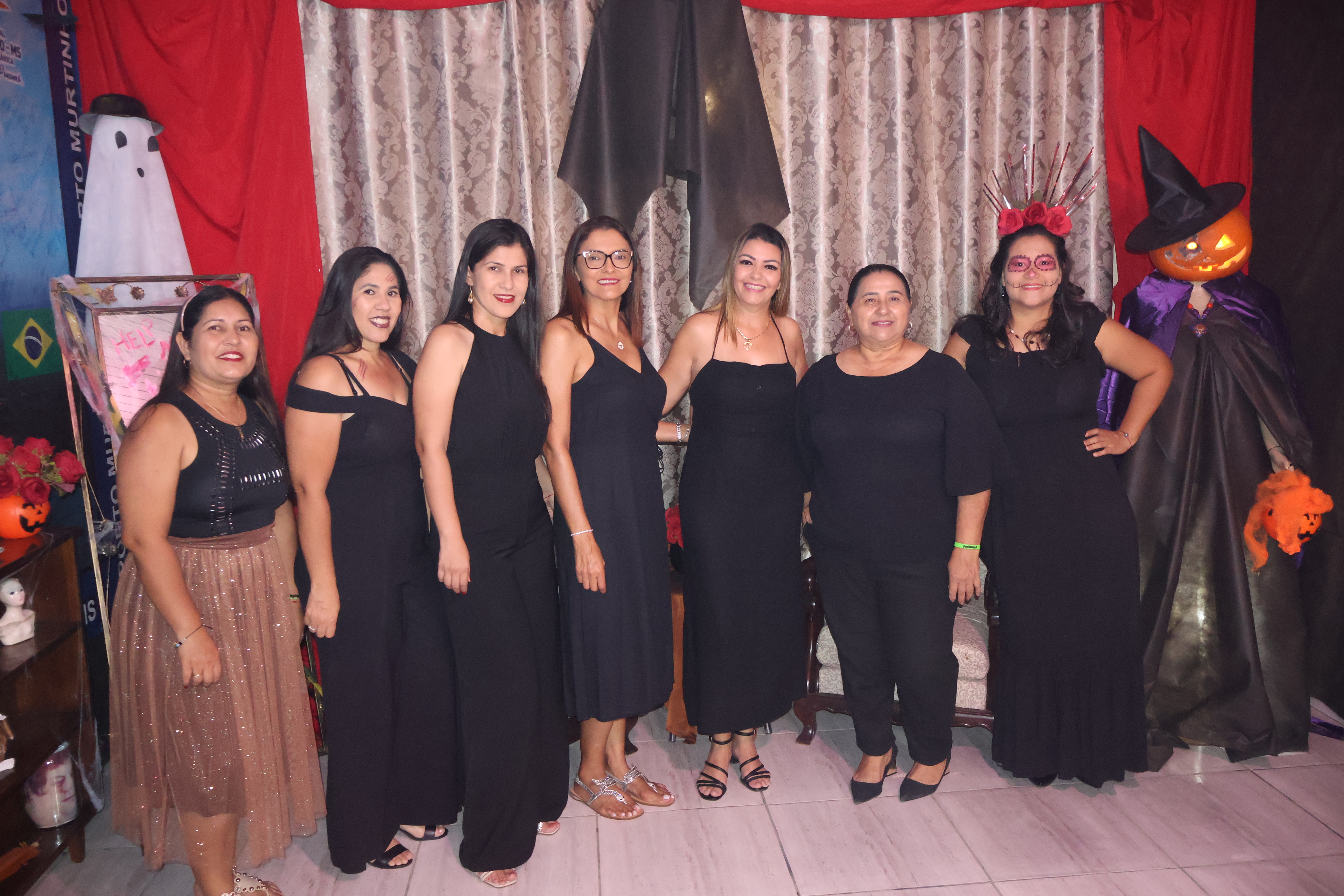 Festa de Halloween celebra o Dia do Servidor Municipal e agita a Praça de Eventos José Barbosa de Souza Coelho Festa de Halloween celebra o Dia do Servidor Municipal e agita a Praça de Eventos José Barbosa de Souza Coelho