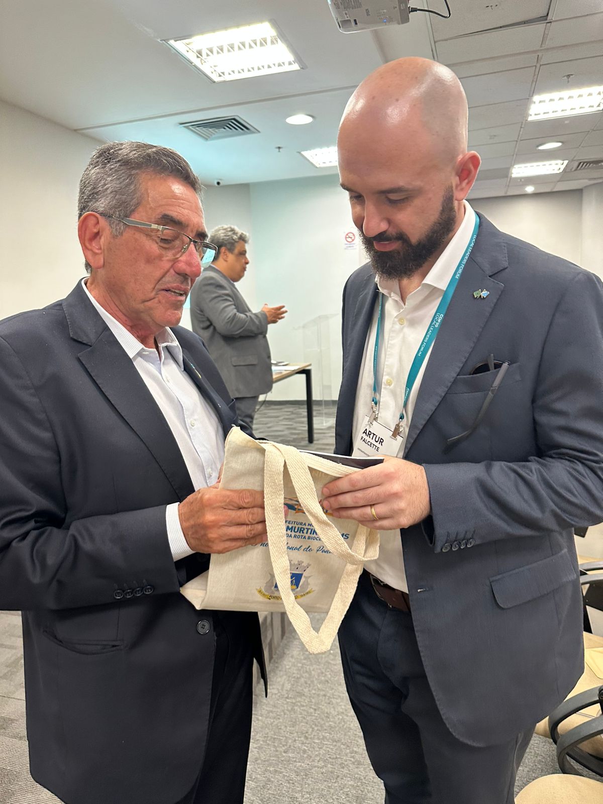 Porto Murtinho Rumo ao Carbono Neutro: Prefeito Nelson Cintra Representa o Município em Evento Nacional de Sustentabilidade Porto Murtinho Rumo ao Carbono Neutro: Prefeito Nelson Cintra Representa o Município em Evento Nacional de Sustentabilidade