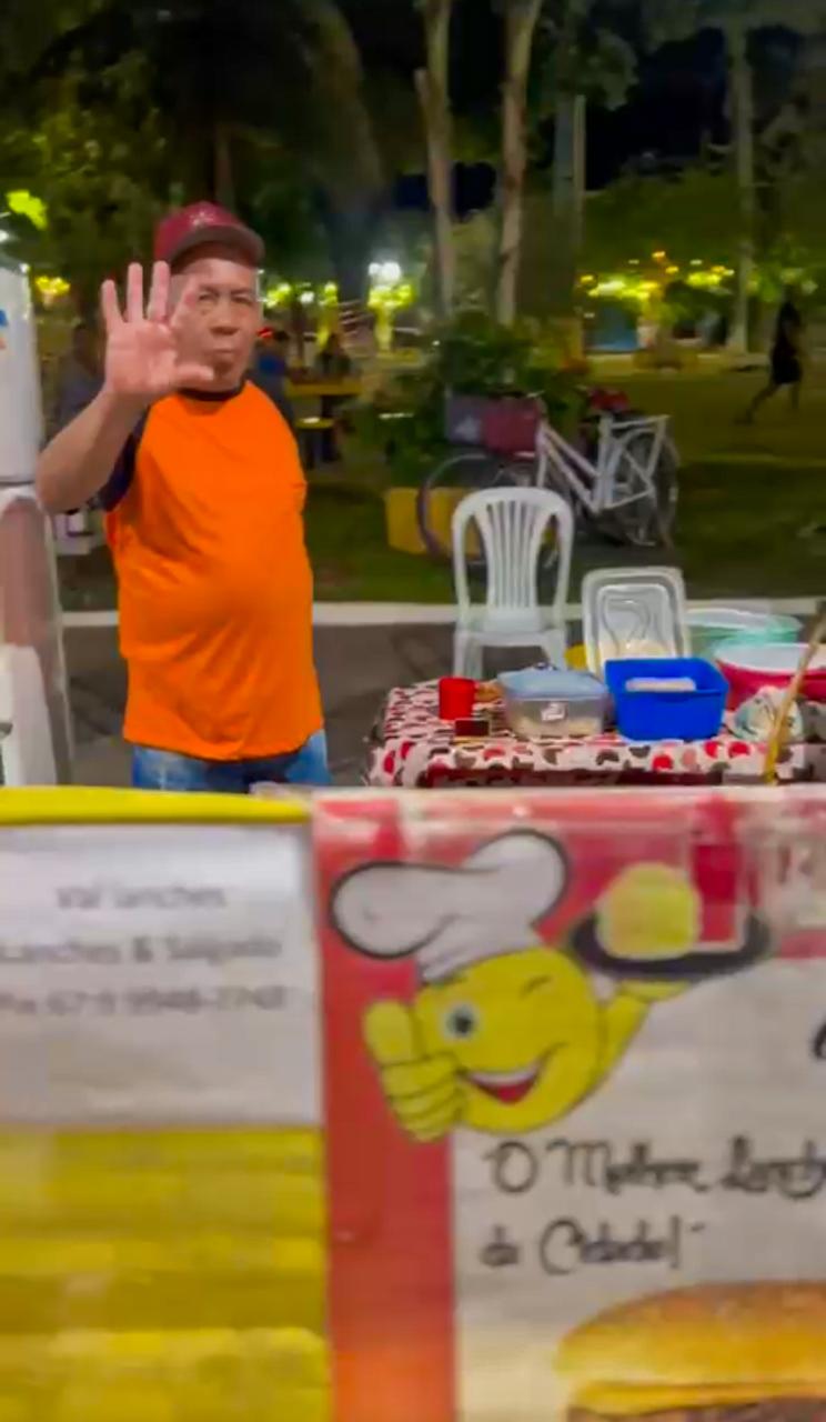 Feira Criativa movimenta a Praça Tomaz Laranjeiras com música, artesanato e gastronomia Feira Criativa movimenta a Praça Tomaz Laranjeiras com música, artesanato e gastronomia