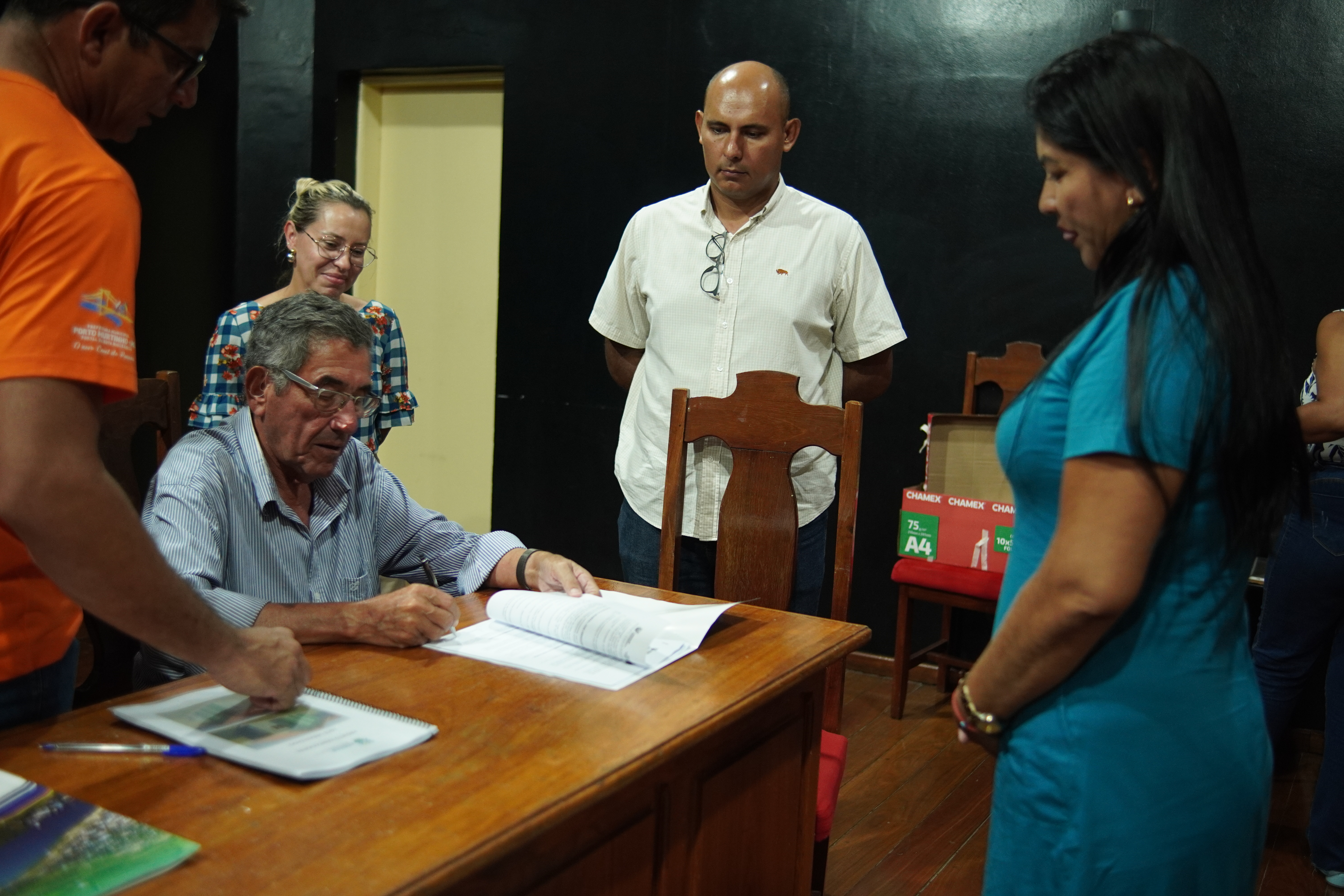 Assinatura de contratos marca início das obras do Projeto Lote Urbanizado – Dom Pepe Assinatura de contratos marca início das obras do Projeto Lote Urbanizado – Dom Pepe