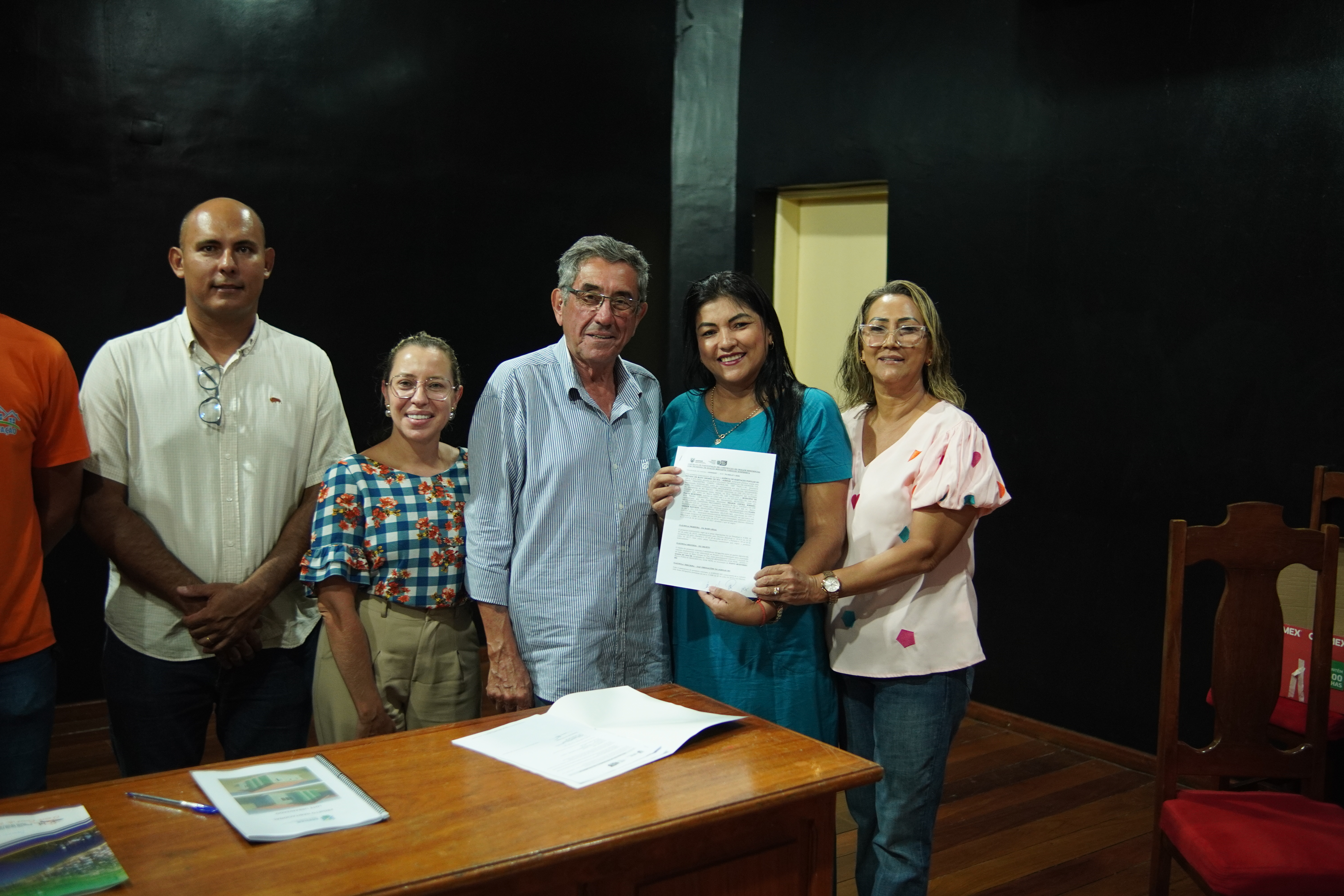 Assinatura de contratos marca início das obras do Projeto Lote Urbanizado – Dom Pepe Assinatura de contratos marca início das obras do Projeto Lote Urbanizado – Dom Pepe