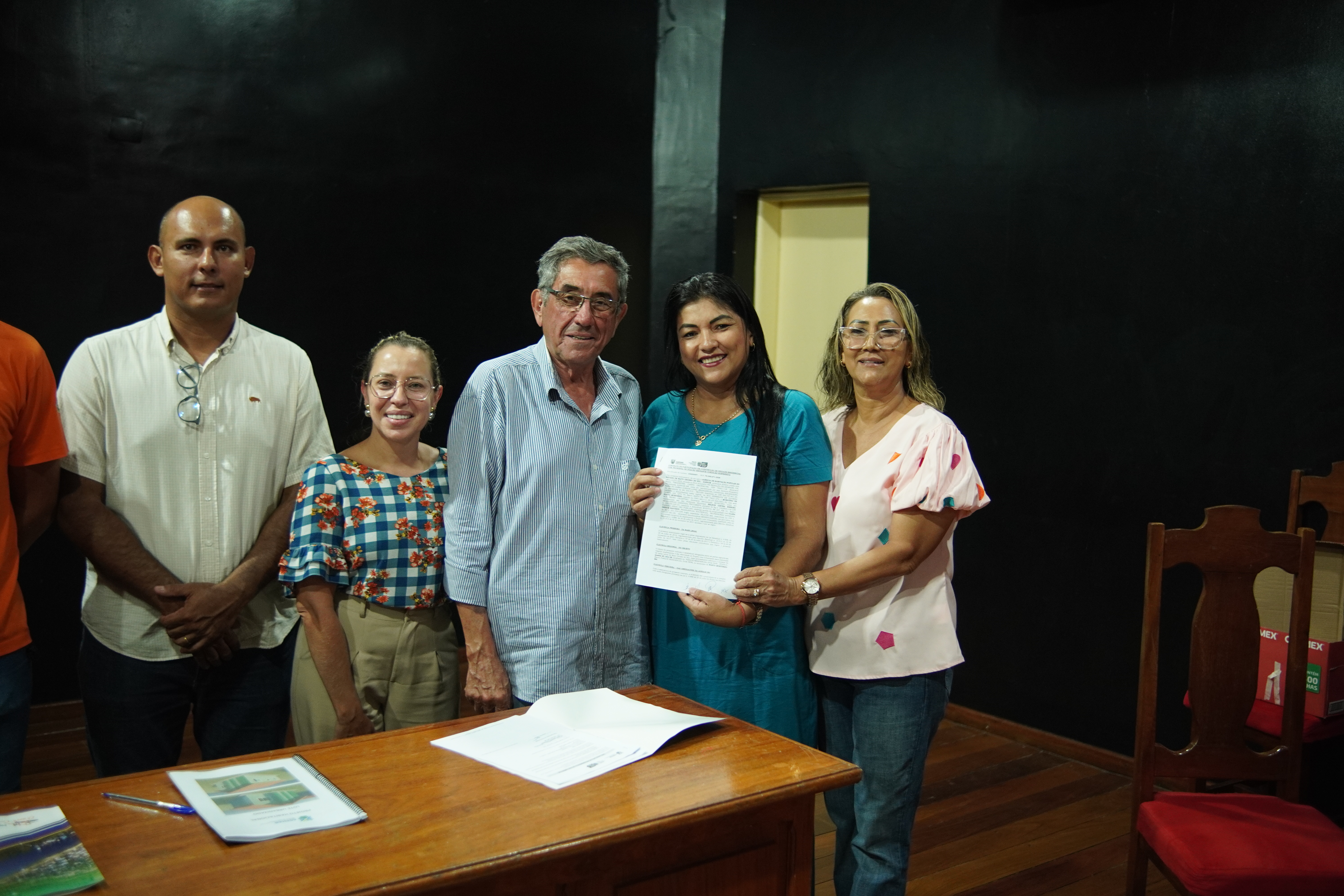 Assinatura de contratos marca início das obras do Projeto Lote Urbanizado – Dom Pepe Assinatura de contratos marca início das obras do Projeto Lote Urbanizado – Dom Pepe
