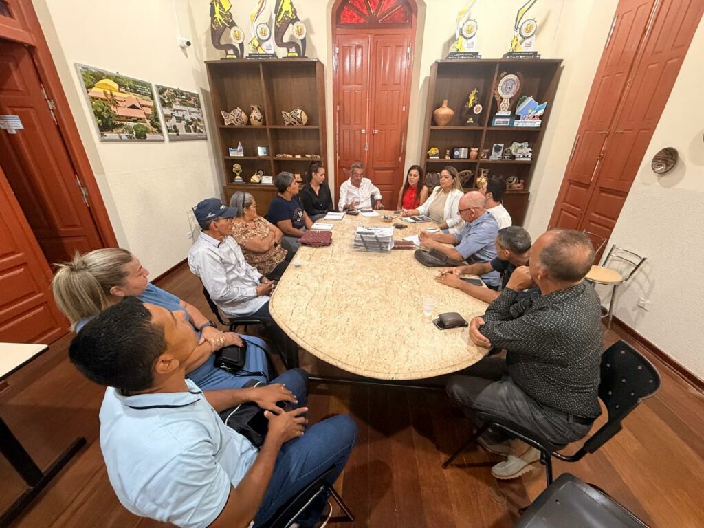 Prefeitura de Porto Murtinho promove reunião com pastores para dialogar sobre projetos sociais e eventos religiosos