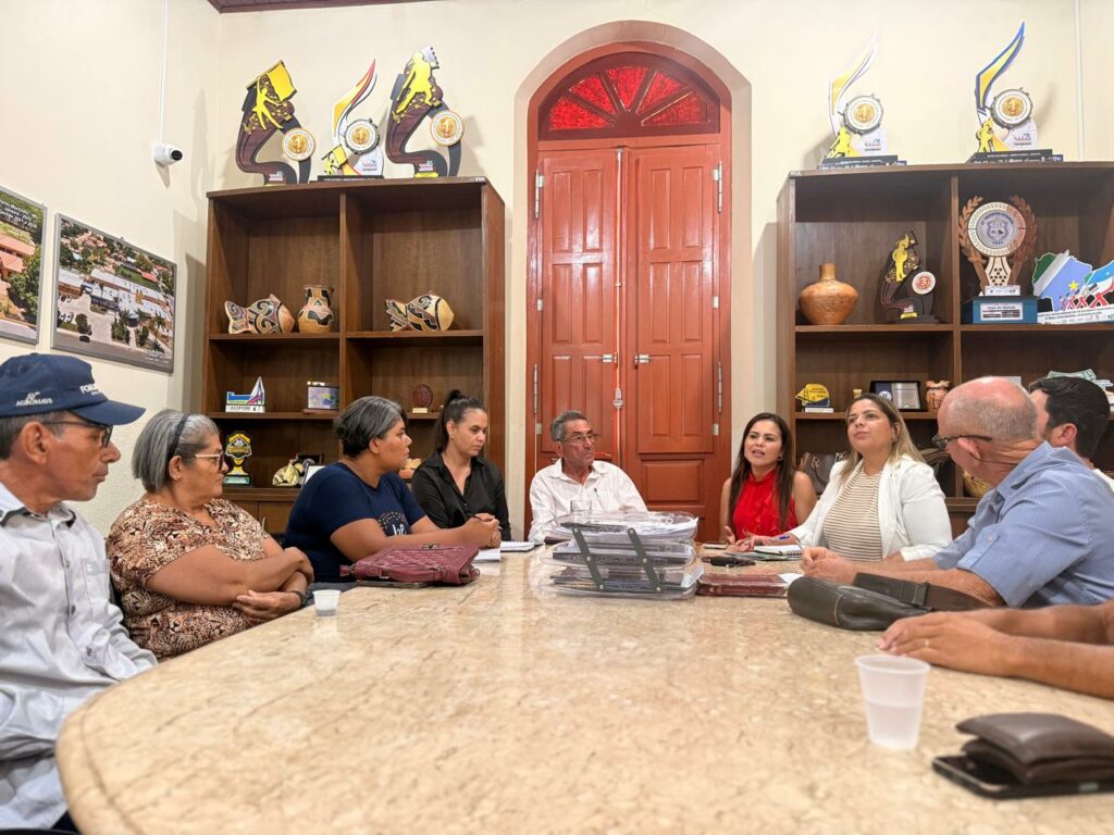 Prefeitura de Porto Murtinho promove reunião com pastores para dialogar sobre projetos sociais e eventos religiosos