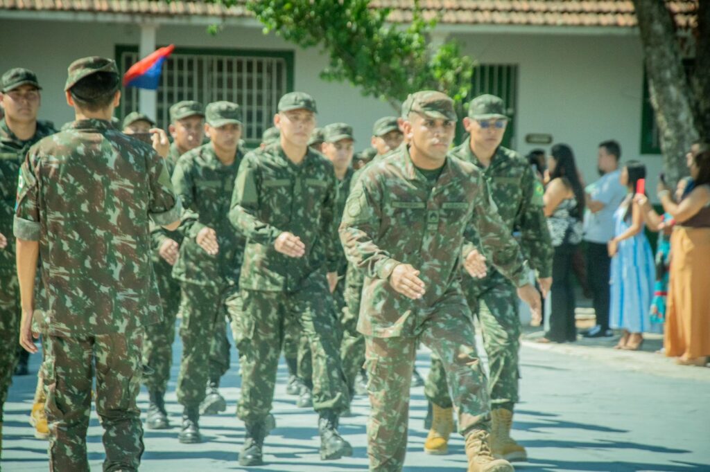 Formatura de incorporação marca início da jornada de novos soldados em Porto Murtinho