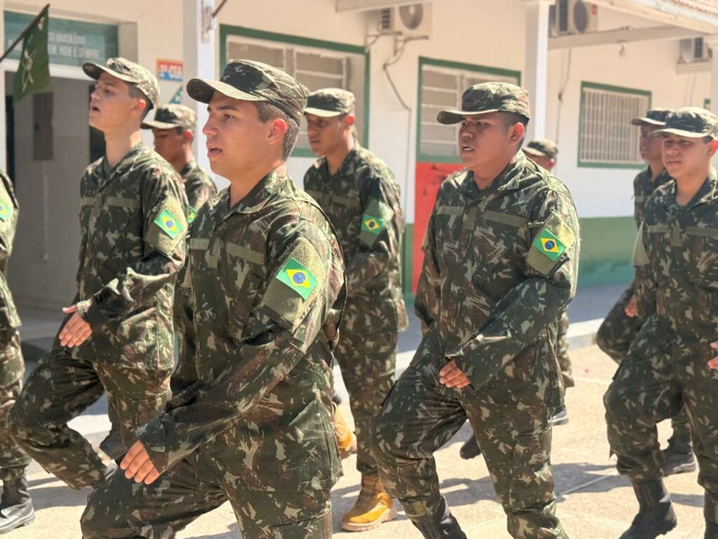 Formatura de incorporação marca início da jornada de novos soldados em Porto Murtinho