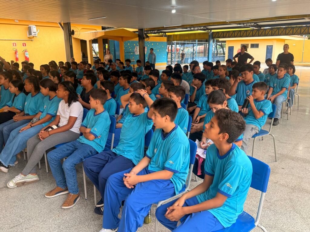 Educação no trânsito: alunos da Escola Cívico-Militar Cláudio de Oliveira participam de palestra de conscientização em Porto Murtinho