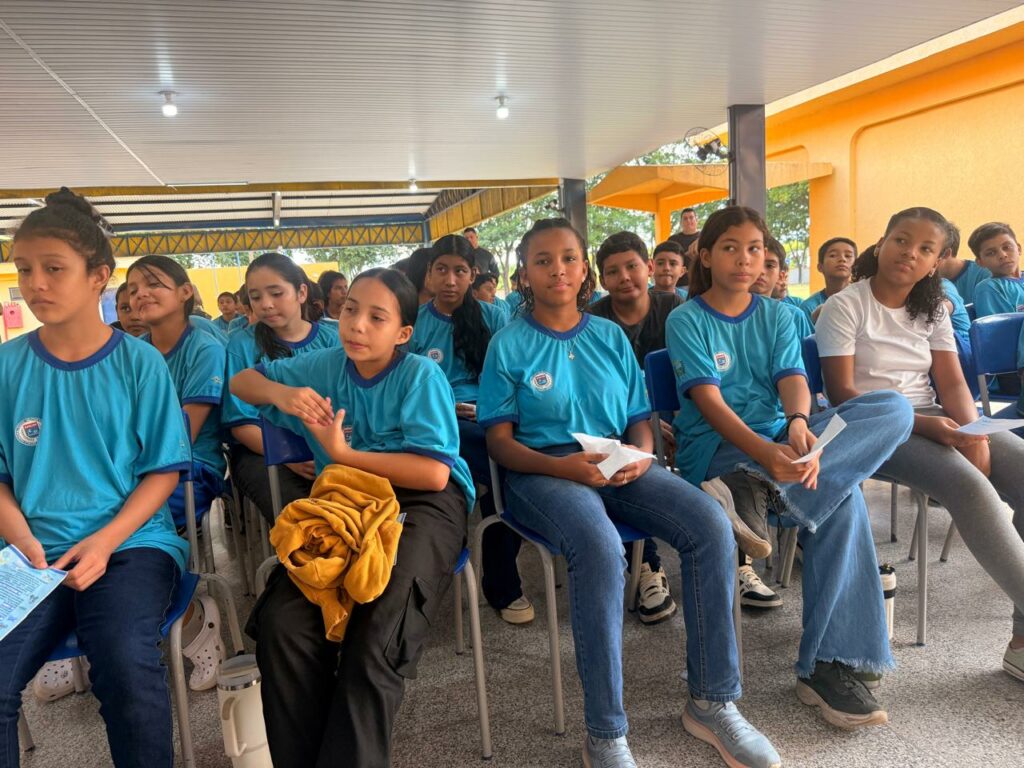 Educação no trânsito: alunos da Escola Cívico-Militar Cláudio de Oliveira participam de palestra de conscientização em Porto Murtinho