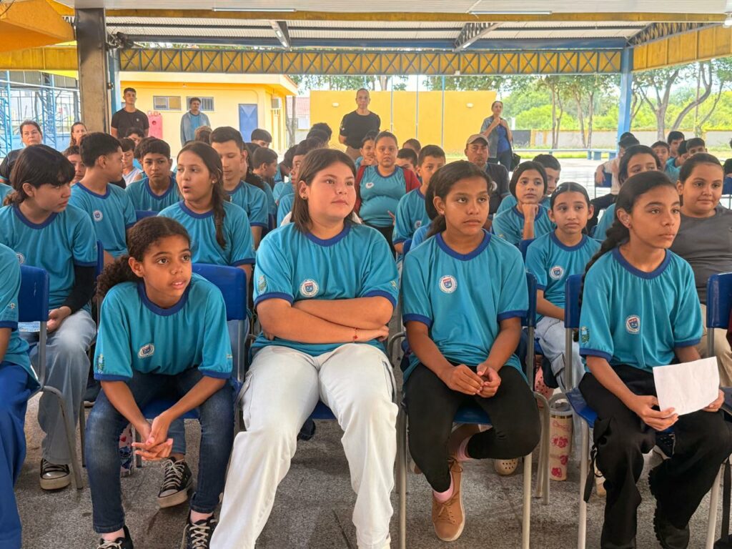 Educação no trânsito: alunos da Escola Cívico-Militar Cláudio de Oliveira participam de palestra de conscientização em Porto Murtinho
