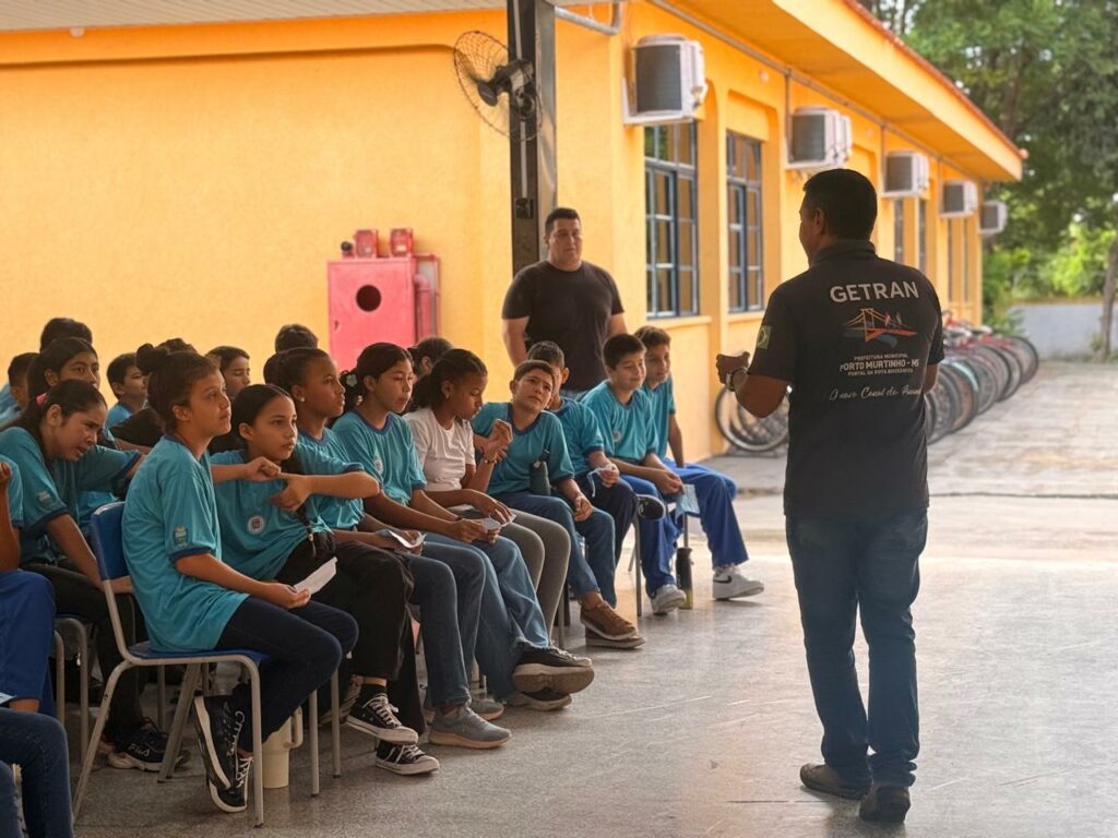 Educação no trânsito: alunos da Escola Cívico-Militar Cláudio de Oliveira participam de palestra de conscientização em Porto Murtinho