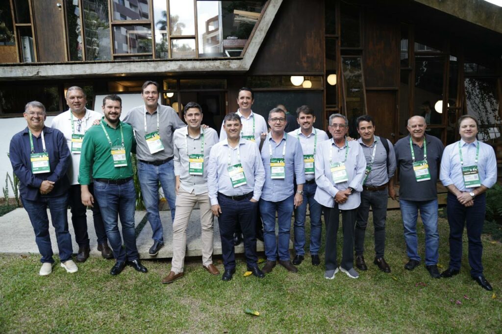 Prefeito Nelson Cintra busca referências para o futuro de Porto Murtinho em fase decisiva da Rota Bioceânica Prefeito Nelson Cintra busca referências para o futuro de Porto Murtinho em fase decisiva da Rota Bioceânica