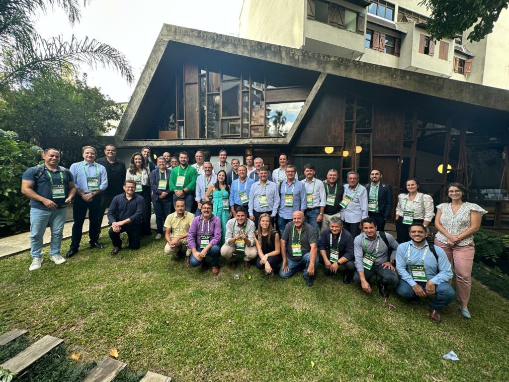 Prefeito Nelson Cintra busca referências para o futuro de Porto Murtinho em fase decisiva da Rota Bioceânica Prefeito Nelson Cintra busca referências para o futuro de Porto Murtinho em fase decisiva da Rota Bioceânica