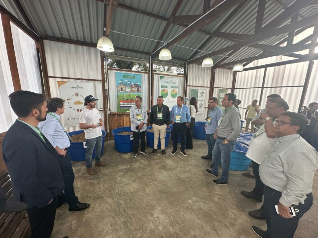 Prefeito Nelson Cintra busca referências para o futuro de Porto Murtinho em fase decisiva da Rota Bioceânica Prefeito Nelson Cintra busca referências para o futuro de Porto Murtinho em fase decisiva da Rota Bioceânica