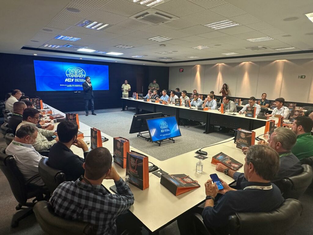 Prefeito Nelson Cintra busca referências para o futuro de Porto Murtinho em fase decisiva da Rota Bioceânica Prefeito Nelson Cintra busca referências para o futuro de Porto Murtinho em fase decisiva da Rota Bioceânica