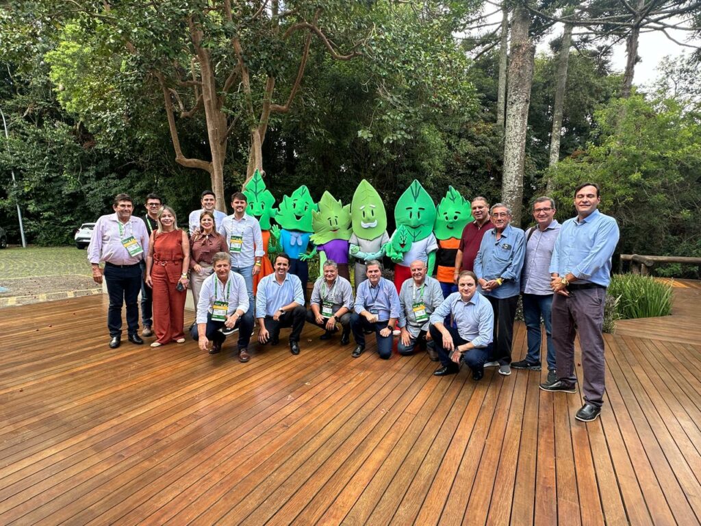 Prefeito Nelson Cintra busca referências para o futuro de Porto Murtinho em fase decisiva da Rota Bioceânica Prefeito Nelson Cintra busca referências para o futuro de Porto Murtinho em fase decisiva da Rota Bioceânica