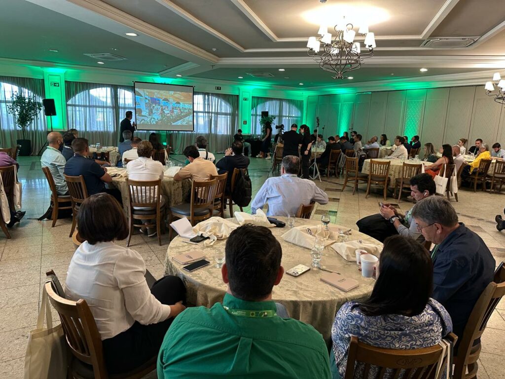 Prefeito Nelson Cintra busca referências para o futuro de Porto Murtinho em fase decisiva da Rota Bioceânica Prefeito Nelson Cintra busca referências para o futuro de Porto Murtinho em fase decisiva da Rota Bioceânica