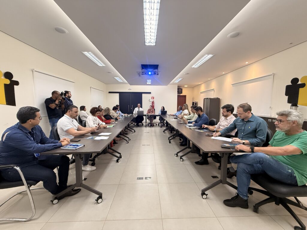 Municípios da Rota Bioceânica participam de reunião na Assomasul para alinhar ações de desenvolvimento regional