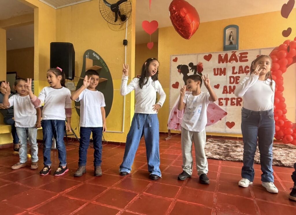 Escolas de Porto Murtinho celebram o Dia das Mães com homenagens, apresentações e momentos de emoção Escolas de Porto Murtinho celebram o Dia das Mães com homenagens, apresentações e momentos de emoção