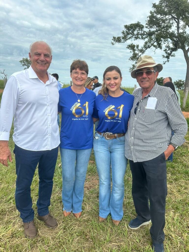 Prefeito Nelson Cintra prestigia aniversário de 61 anos de Caracol/MS