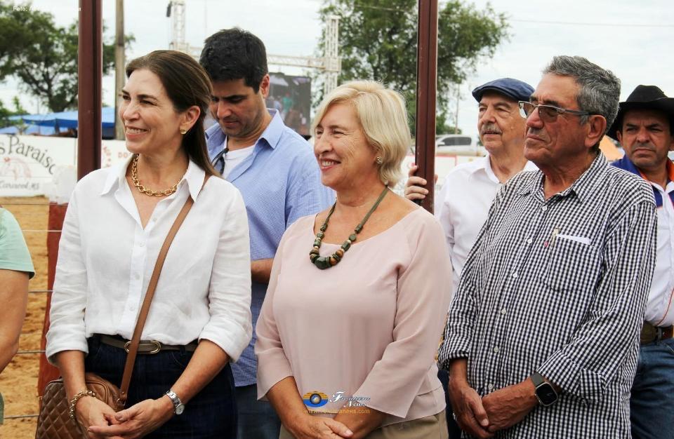 Prefeito Nelson Cintra prestigia aniversário de 61 anos de Caracol/MS