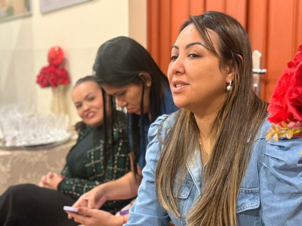 Prefeito Nelson Cintra homenageia mães do gabinete em café da manhã especial pelo Dia das Mães