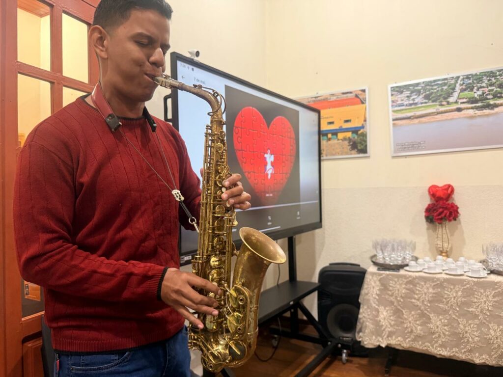 Prefeito Nelson Cintra homenageia mães do gabinete em café da manhã especial pelo Dia das Mães