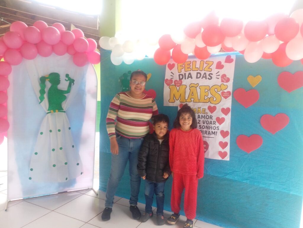 Escolas de Porto Murtinho celebram o Dia das Mães com homenagens, apresentações e momentos de emoção Escolas de Porto Murtinho celebram o Dia das Mães com homenagens, apresentações e momentos de emoção