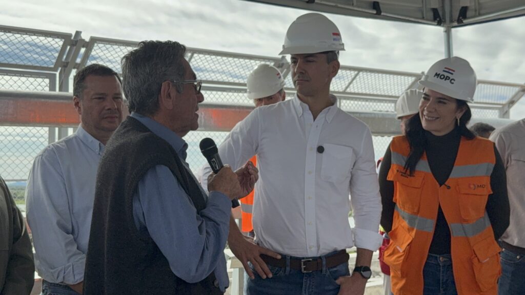Prefeito Nelson Cintra acompanha visita do presidente do Paraguai às obras da Ponte Bioceânica