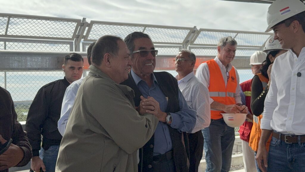 Prefeito Nelson Cintra acompanha visita do presidente do Paraguai às obras da Ponte Bioceânica