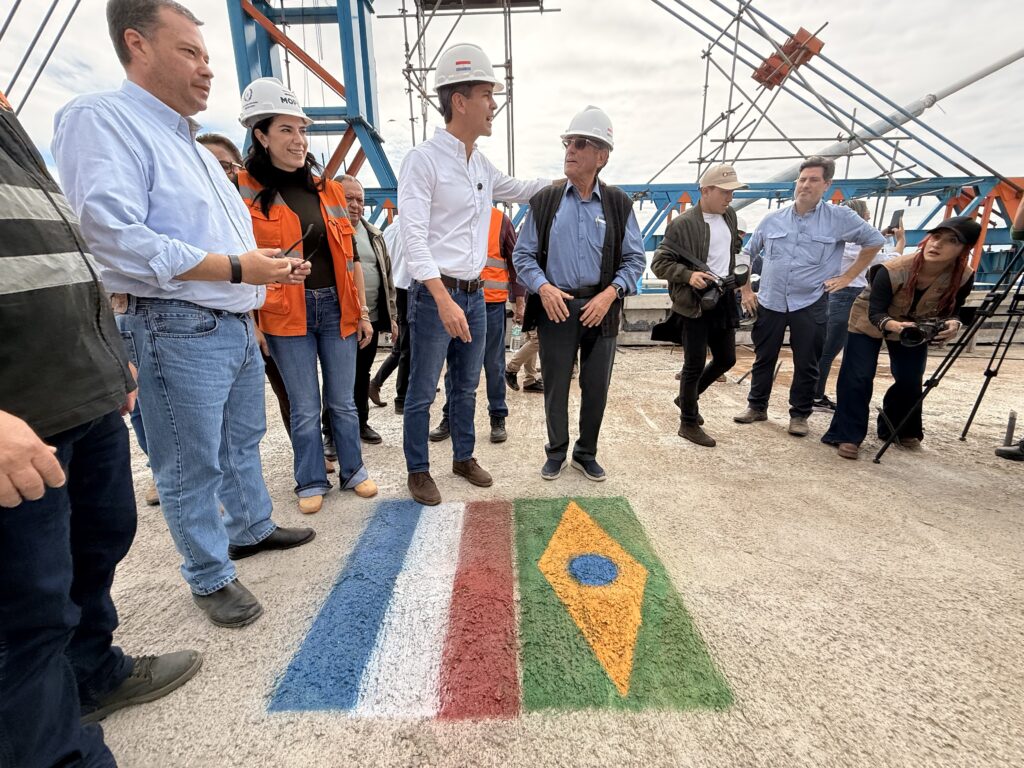 Prefeito Nelson Cintra acompanha visita do presidente do Paraguai às obras da Ponte Bioceânica