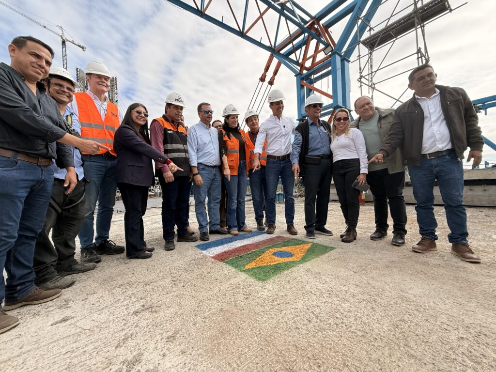 Prefeito Nelson Cintra acompanha visita do presidente do Paraguai às obras da Ponte Bioceânica