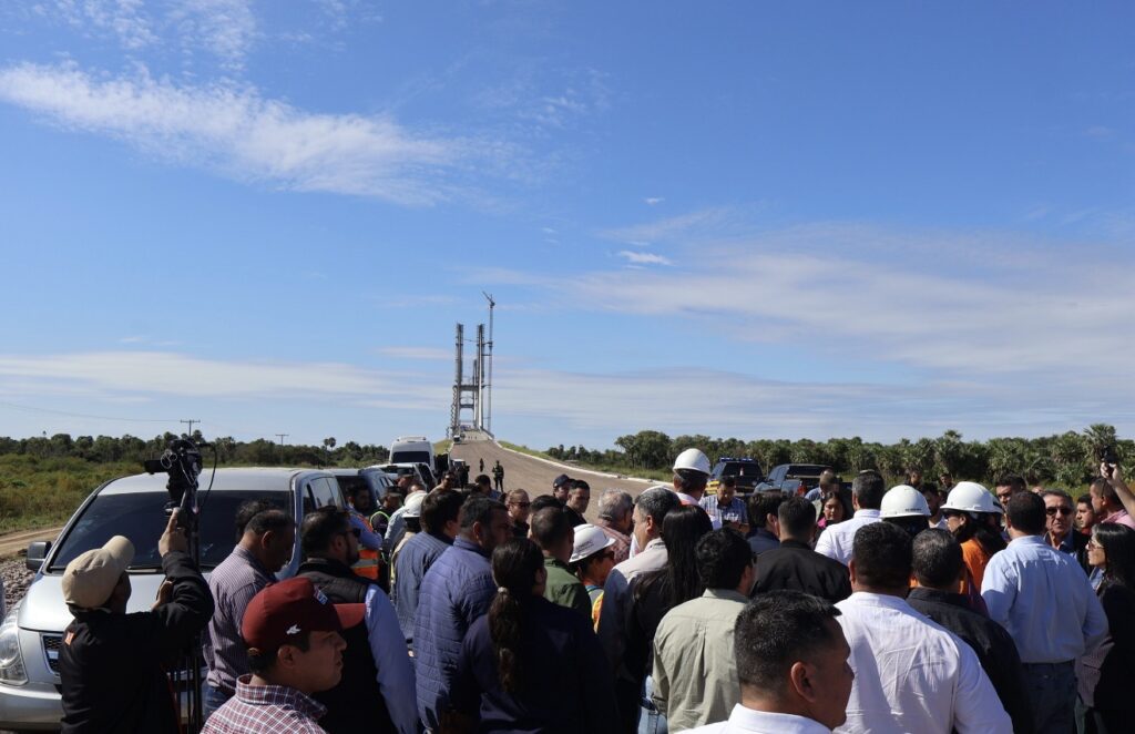 Prefeito Nelson Cintra acompanha visita do presidente do Paraguai às obras da Ponte Bioceânica