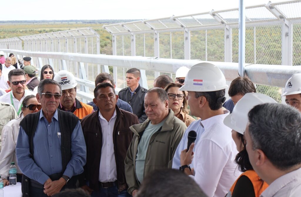 Prefeito Nelson Cintra acompanha visita do presidente do Paraguai às obras da Ponte Bioceânica