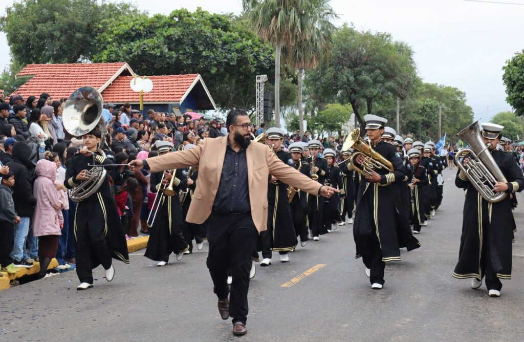 Porto Murtinho celebra 114 anos com desfile cívico, entregas e mais de R$ 72,9 milhões em investimentos do Governo do Estado
