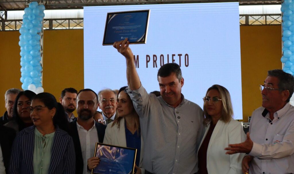 Porto Murtinho celebra 114 anos com desfile cívico, entregas e mais de R$ 72,9 milhões em investimentos do Governo do Estado