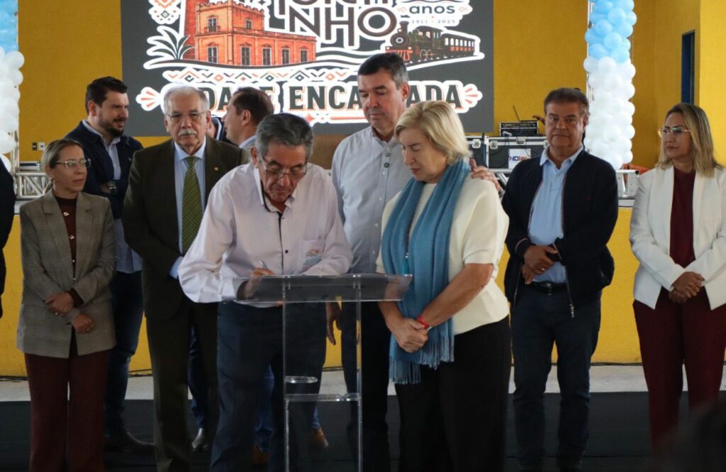 Porto Murtinho celebra 114 anos com desfile cívico, entregas e mais de R$ 72,9 milhões em investimentos do Governo do Estado