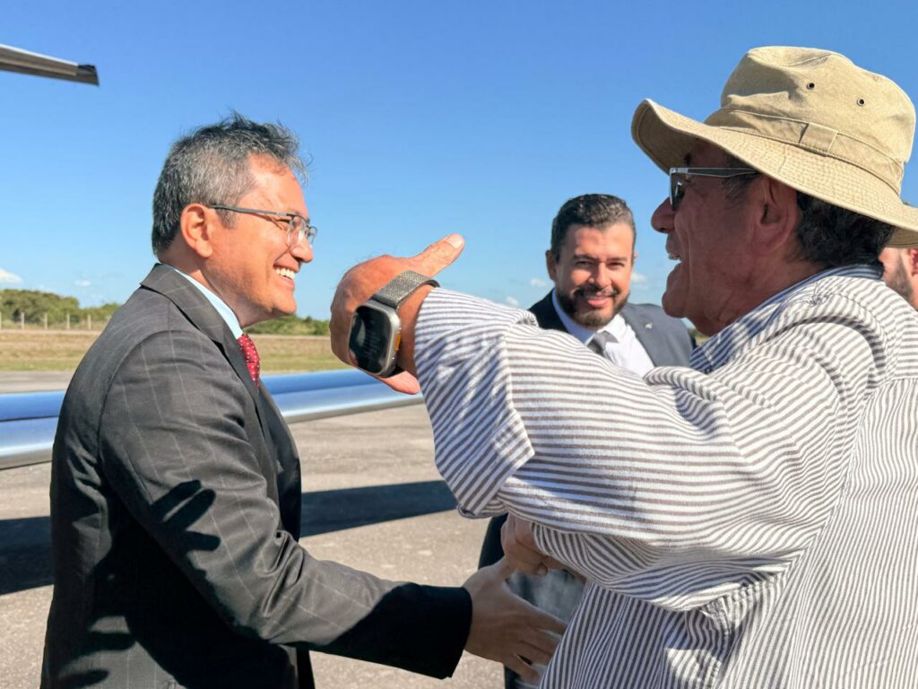 Prefeito Nelson Cintra recebe comitiva da Receita Federal em visita à Ponte da Rota Bioceânica Prefeito Nelson Cintra recebe comitiva da Receita Federal em visita à Ponte da Rota Bioceânica