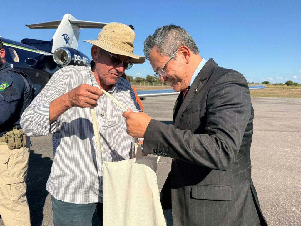 Prefeito Nelson Cintra recebe comitiva da Receita Federal em visita à Ponte da Rota Bioceânica Prefeito Nelson Cintra recebe comitiva da Receita Federal em visita à Ponte da Rota Bioceânica