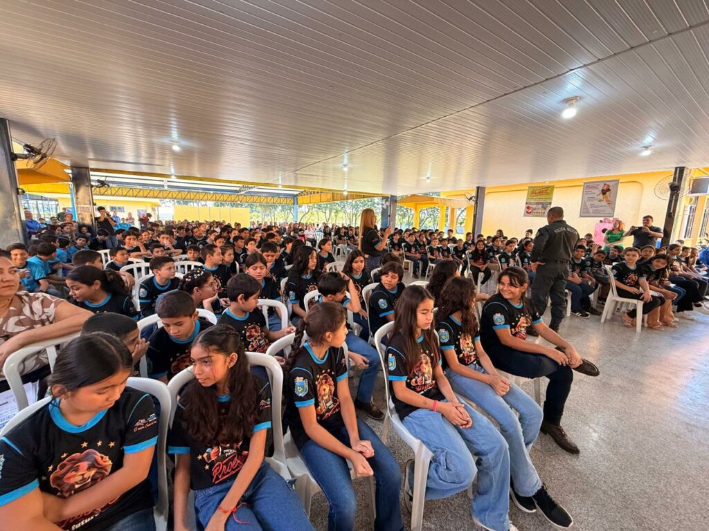 Escola Municipal Cívico-Militar Cláudio de Oliveira realiza formatura do PROERD 2026 Escola Municipal Cívico-Militar Cláudio de Oliveira realiza formatura do PROERD 2026