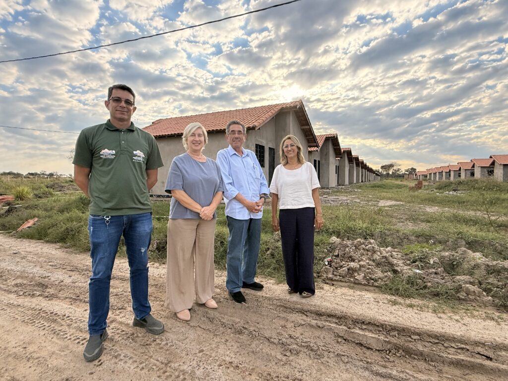 Visita técnica acompanha andamento de obras habitacionais e empreendimentos em Porto Murtinho