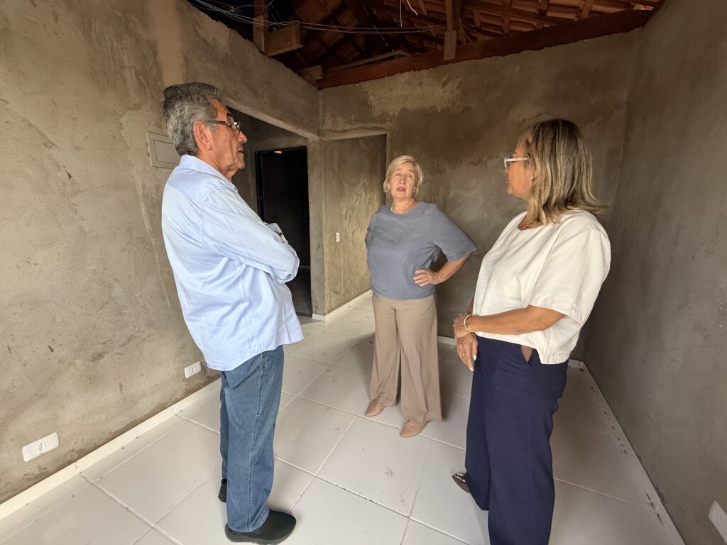 Visita técnica acompanha andamento de obras habitacionais e empreendimentos em Porto Murtinho